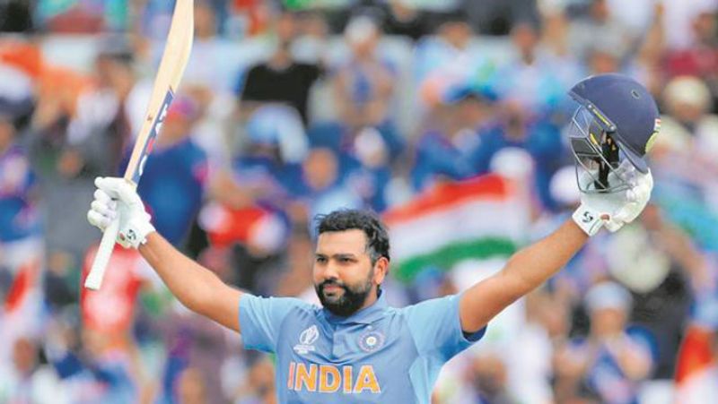 रोहित शर्मा इस मैच में एक और कारनामा अपने नाम कर सकते हैं। रोहित शर्मा के टी-20 में 2422 रन हैं। वे 2500 रन से सिर्फ 78 रन दूर हैं। ऐसे में वे 2500 रन बनाने वाले पहले बल्लेबाज बन सकते हैं।