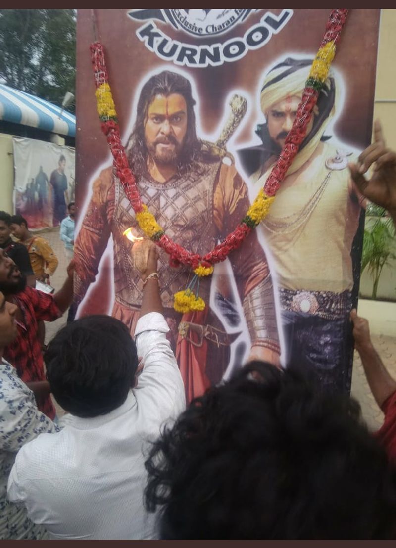Mega fans hungama after Sye raa trailer launch