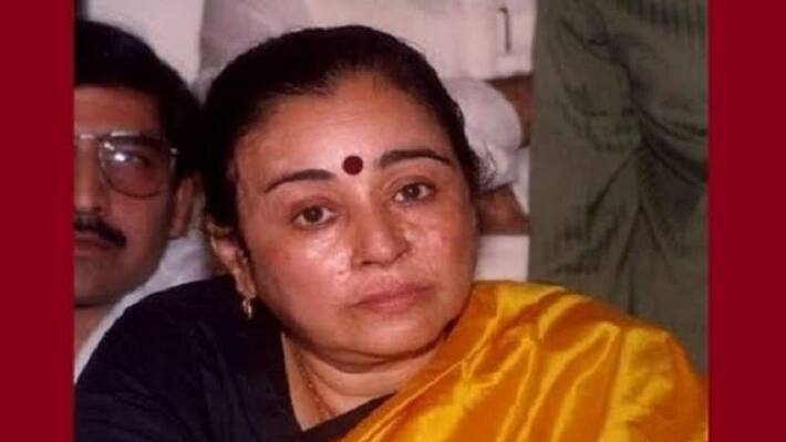 sasi again the president of admk sasi again the president of admk