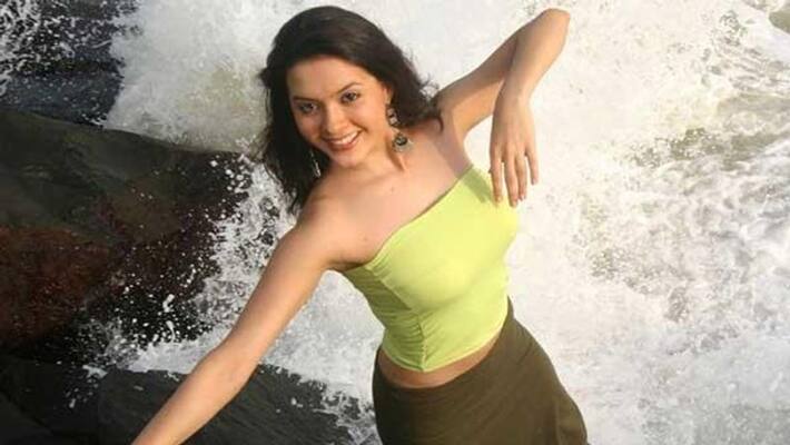 Three men Arrested For Cheating bollywood Actress Isha Sharvani Three men Arrested For Cheating bollywood Actress Isha Sharvani