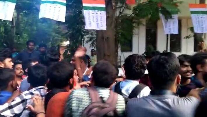 Students Pushed central minister babul suprio at jadavpur university campus Students Pushed central minister babul suprio at jadavpur university campus