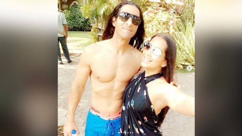 बता दें कि मेघना नायडू ने 2 साल पहले पुर्तगाली टेनिस प्लेयर लुइस मिगुएल रीस से शादी की थी। टेनिस प्लेयर लुइस मिगुएल ने 6 साल की कोर्टशिप के बाद मेघना नायडू उनसे मुंबई में शादी के बंधन में बंधी थीं। खबरों की मानें तो उन्होंने गुपचुप तरीके से शादी की थी, जिसका खुलासा उन्होंने एक साल बाद 2018 में किया था।