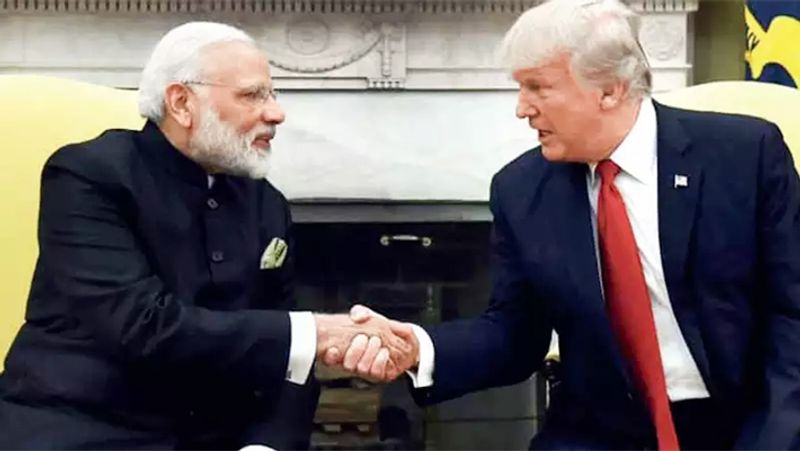 এই সংকটময় মুহুর্তে ভারত ওষুধ পাঠানোয় মোদীকে প্রশংসায় ভরিয়ে দিয়েছেন মার্কিন প্রেসিডেন্ট ডোনাল্ড ট্রাম্প। ভারতীয়দের এই সাহায্য আমেরিকাবাসী কখনও ভুলবে না বলে জানিয়েছেন মার্কিন প্রেসিডেন্ট।