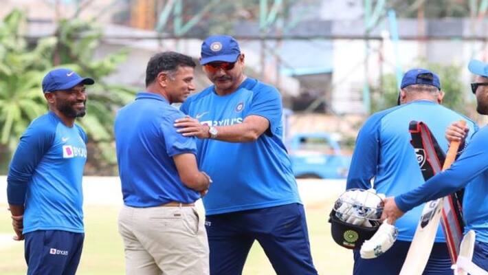 Rahul Dravid spend time with Indian Team at Bengaluru Rahul Dravid spend time with Indian Team at Bengaluru