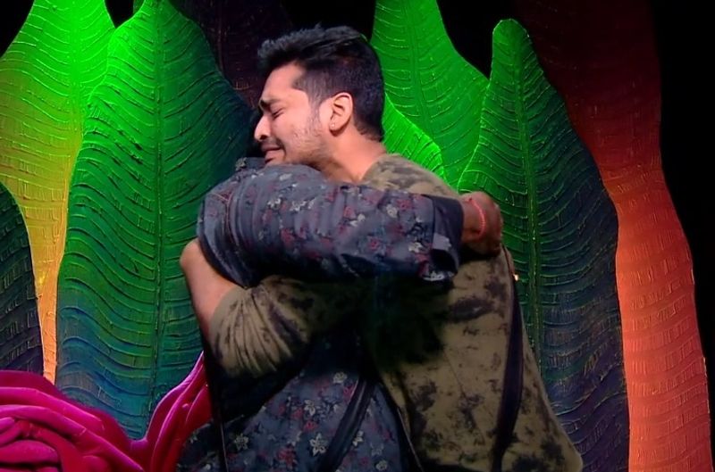 Bigg Boss 3: srimukhi gets emotional