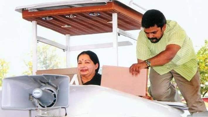 (Jeyalalitha's P.A. slaps the supremo of Admk) (Jeyalalitha's P.A. slaps the supremo of Admk)