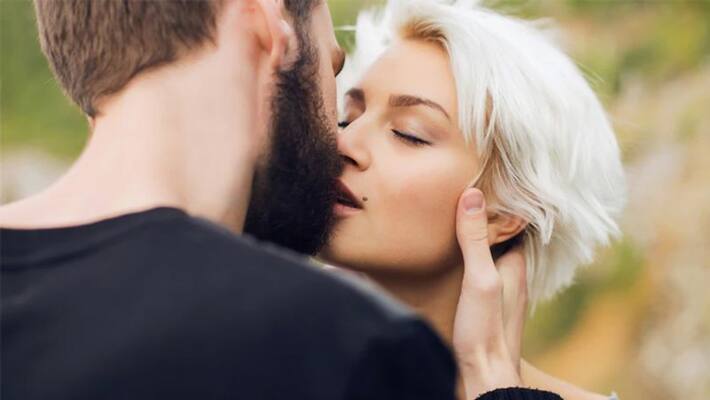 Men with mustache can't kiss a woman in Nevada, know 10 such strange laws of America Men with mustache can't kiss a woman in Nevada, know 10 such strange laws of America
