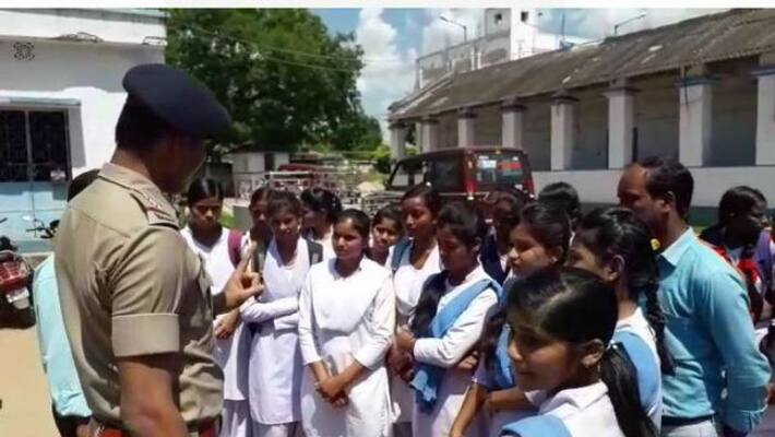 Police take help of school students to stop abduction rumor Police take help of school students to stop abduction rumor