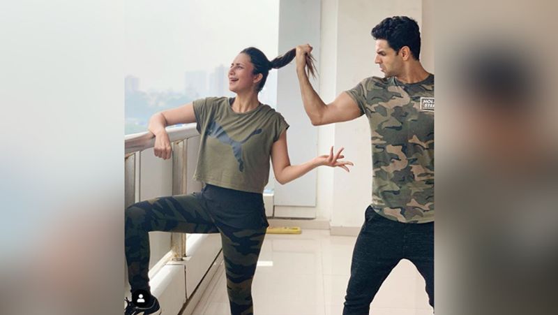 एक्ट्रेस ने फोटो शेयर करने के साथ कैप्शन लिखा, 'मुस्कुराओ और ऐस्क लगाओ।' वहीं, कुछ फोटोज में विवेक दिव्यांका के बाल खींचते भी दिखाई दे रहे हैं।
