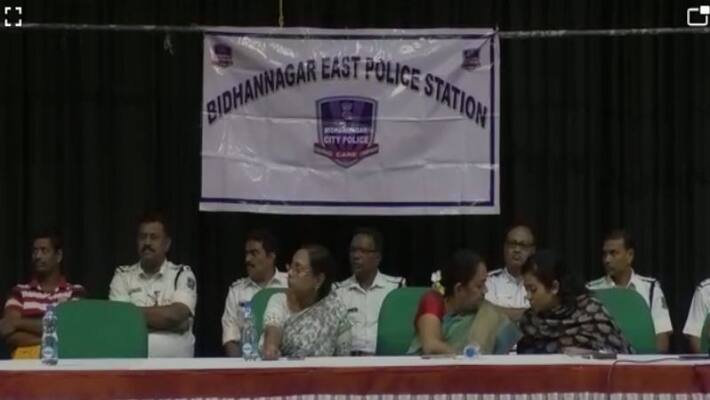 Police use WhatsApp to increase public relations Police use WhatsApp to increase public relations