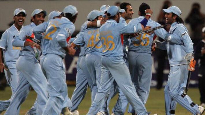 flashback of dhoni nosecut ravi shastri before 12 years flashback of dhoni nosecut ravi shastri before 12 years