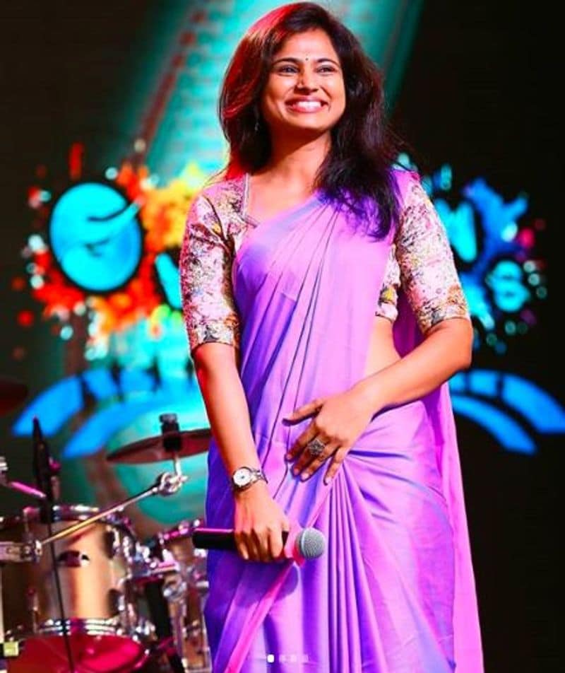 கவர்ந்திழுக்கும் சிரிப்பு