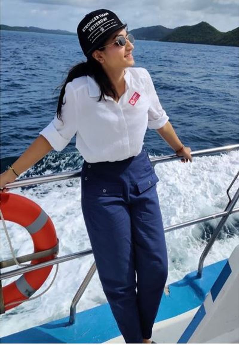 Colors Kannada Fame Agnisakshi Vaishnavi Photo gallery