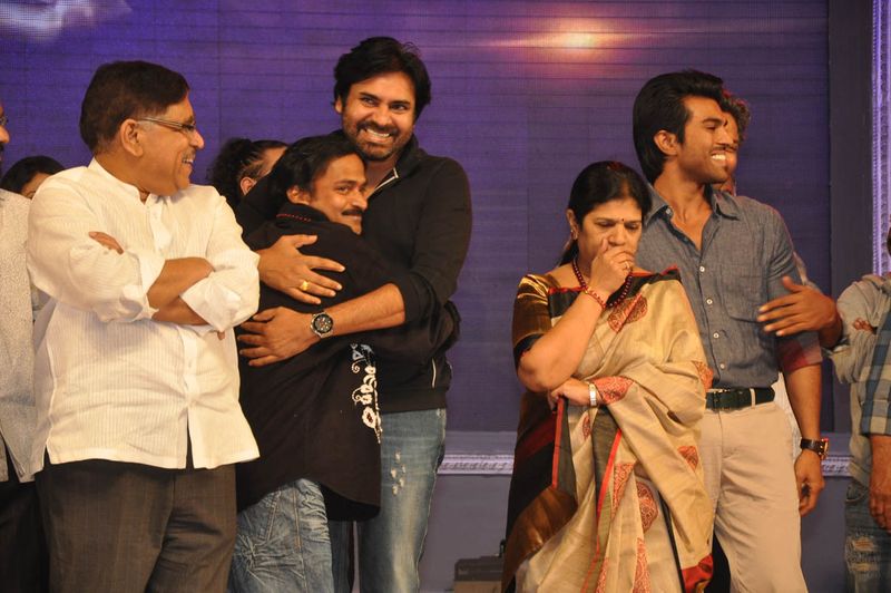 పవన్ కళ్యాణ్ అలీ తో పాటు వేణు మాధవ్ ని కూడా చాలా సార్లు తన సినిమాల్లో నటించేలా చూసుకునేవారు.