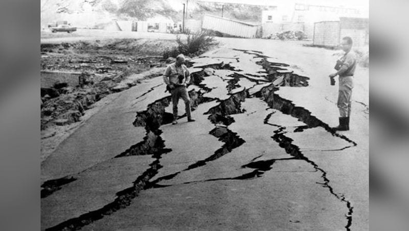 कहां आया भूकंप- पेरू कब आया - 31 मई, 1970 को समय और तीव्रता- 7.9 से 8.0 कितनी मौतें हुईं- 74,194 मौतें, 25, 600 लोग गुमशुदा, 143,331 जख्मी कितना नुकसान हुआ- हाफ बिलियन से ज्यादा संपत्ति का नुकसान, हजारों सड़कें और बिल्डिंग धवस्त