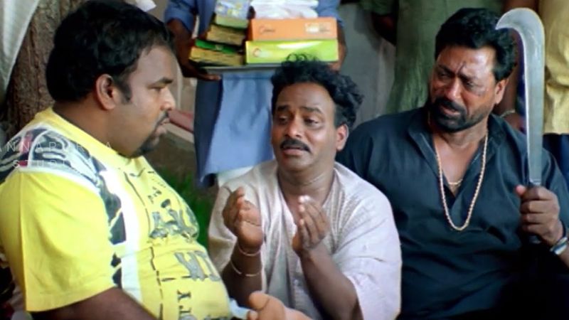 మాస్ సినిమాలో క్యాన్సర్ పేషేంట్ గా గుండాలను మోసం చేస్తూ కనిపించే పాత్ర సినిమాలో హైలెట్ గా నిలిచింది.