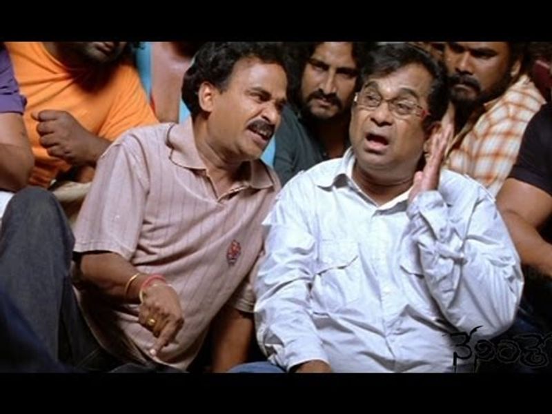 దర్శకుడు పూరి జగన్నాథ్ సినిమాల్లో కూడా వేణు మాధవ్ మ్యాక్జిమామ్ కనిపించేవారు. నేనింతే - దేశముదురు - పోకిరి సినిమాల్లో వేణు పాత్రలు హైలెట్ గా నిలిచాయి.