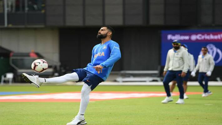 Kohli prefers ronaldo more than messi Kohli prefers ronaldo more than messi