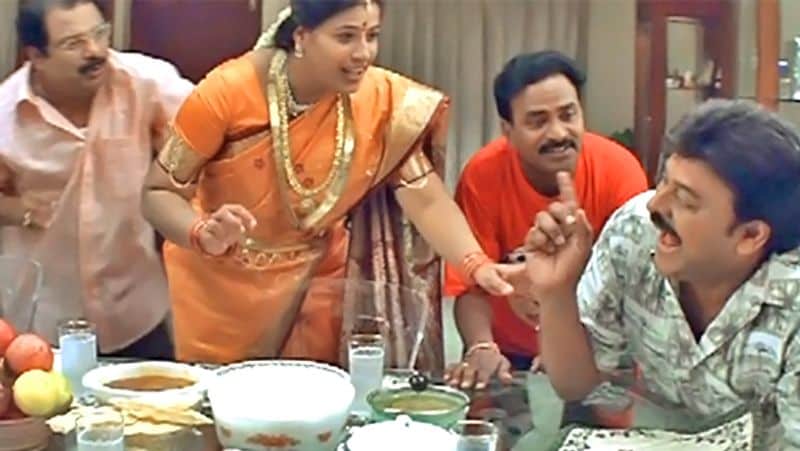 इस फिल्म के लिए बेस्ट कॉमेडियन का अवॉर्ड : 2006 में वेणु को बेस्ट मेल कॉमेडियन कैटेगरी में नंदी अवॉर्ड से सम्मानित किया गया। यह अवॉर्ड उन्हें एक्शन कॉमेडी फिल्म 'लक्ष्मी' के लिए दिया गया था। बता दें कि वेणु की फैमिली में पत्नी के अलावा दो बच्चे हैं।