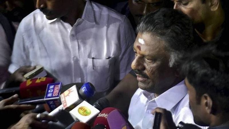 ఈ సీటును ఏఐడీఎంకే కంచుకోటగా చెబుతుంటారు. గత అసెంబ్లీ ఎన్నికల్లో ఏఐడీఎంకే అభ్యర్థి అమ్మన్ అర్జునన్ కోయంబత్తూర్ నుంచి గెలుపొందారు. కాంగ్రెస్ నుంచి పోటీ చేసిన మయూరా జయకుమార్ రెండో స్థానంలో నిలిచారు. తమిళనాడు అసెంబ్లీ ఎన్నికల్లో ఆసక్తి రేపుతున్న అభ్యర్థుల్లో కమల్ హాసన్ ఒకరు. సొంతంగా పార్టీ ఏర్పాటు చేసి, లోక్సభ సార్వత్రిక ఎన్నికల్లో పోటీ చేయించారు కమల్.