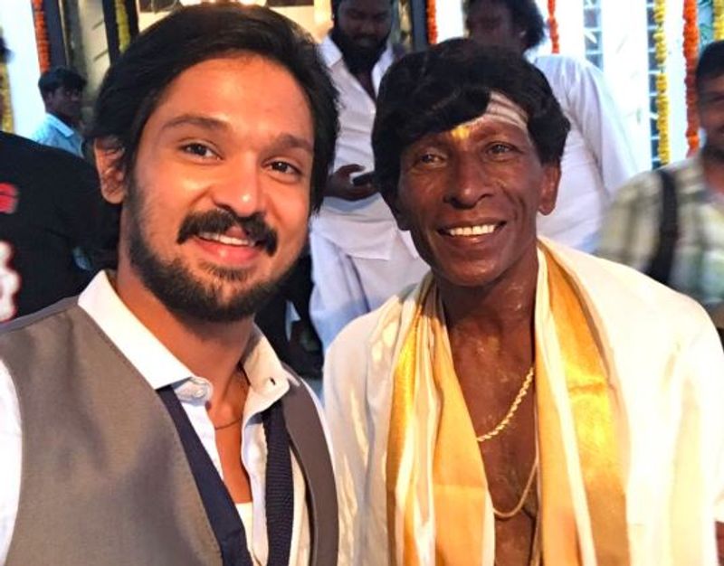 நகுலுடன் செல்பி