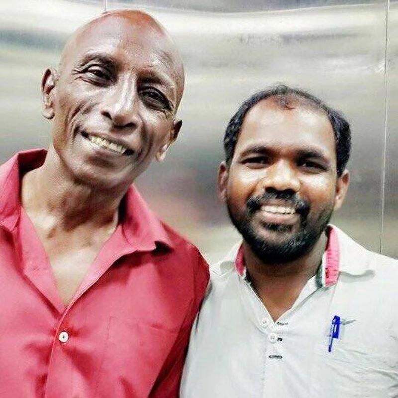 ரசிகருடன் எடுத்து கொண்ட புகைப்படம்