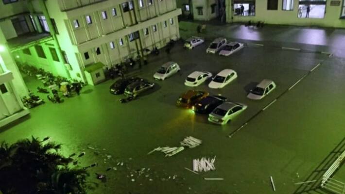 Heavy rains lash Pune: Landslide near Katraj tunnel, one NDRF team dispatched for rescue operations Heavy rains lash Pune: Landslide near Katraj tunnel, one NDRF team dispatched for rescue operations
