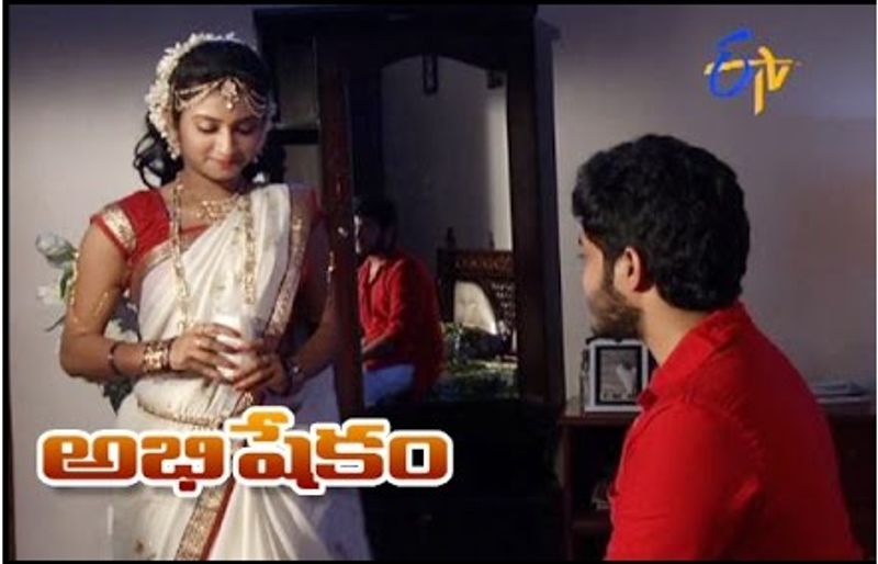 అభిషేకం - 3319 (4 సెప్టెంబర్ ) పదేళ్ల నుంచి ఈ సీరియల్ నిర్విరామంగా కొనసాగుతోంది.