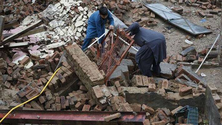 indonesia Earthquake...Tremor measuring 6.5 on Richter indonesia Earthquake...Tremor measuring 6.5 on Richter
