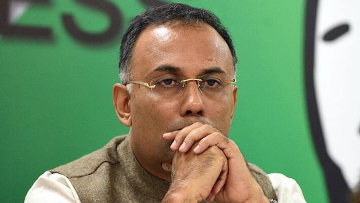 Karnataka Congress workers exert pressure on Dinesh Gundu Rao to take back his resignation Karnataka Congress workers exert pressure on Dinesh Gundu Rao to take back his resignation