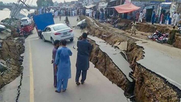 Earthquake strucks PoK's Mirpur with magnitide of 5.8 Earthquake strucks PoK's Mirpur with magnitide of 5.8