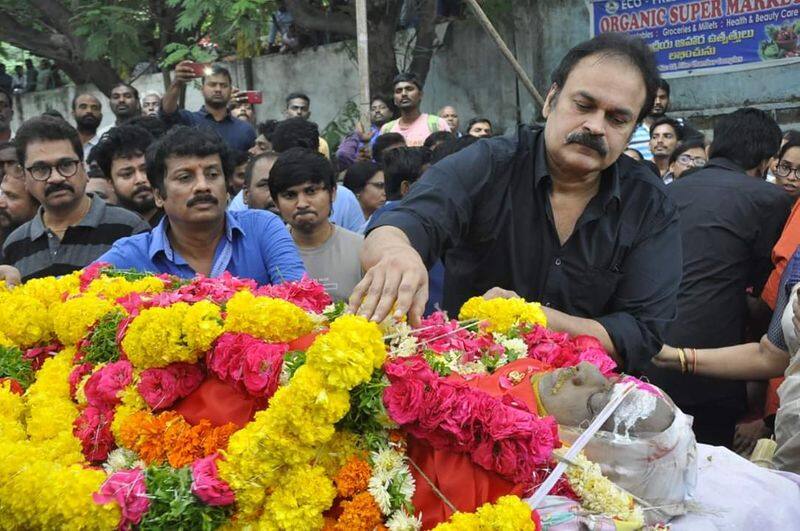 Celebrities pays last tribute to Venumadhav