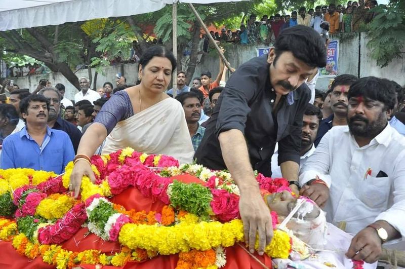 Celebrities pays last tribute to Venumadhav