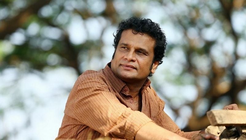 malayalam actor siddique who criticized Actor Vijay but Mersal Villain hareesh peradi supported him