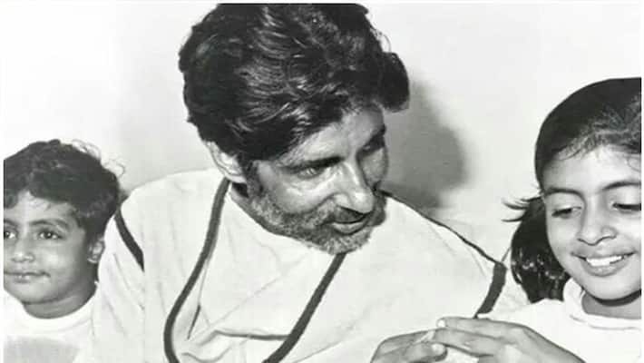 Amitabh Homecoming Video After Coolie Accident Amitabh Homecoming Video After Coolie Accident
