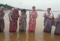 Foreigners perform 'Tarpan' during Pitru Paksha in Bihar's Gaya