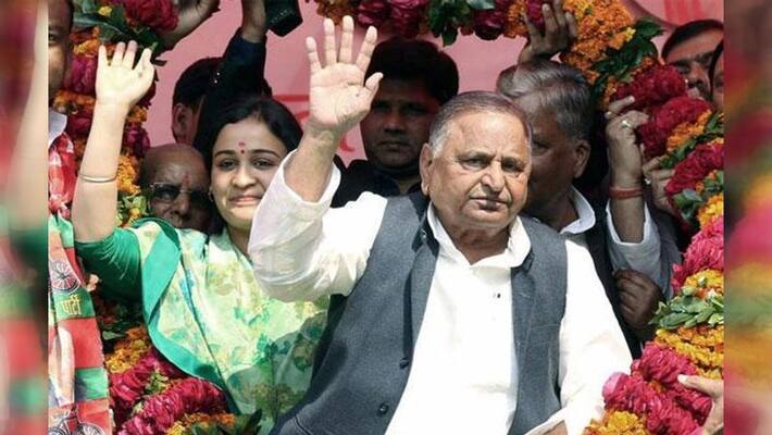 akhilesh cut aparna yadav ticket from lucknow cantt akhilesh cut aparna yadav ticket from lucknow cantt