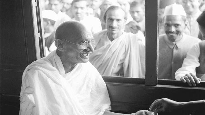 Gandhi statue breaks down in Jharkhand Gandhi statue breaks down in Jharkhand