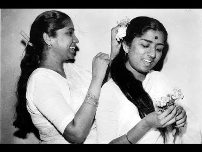 பூ வைத்துவிடும் சகோதரி