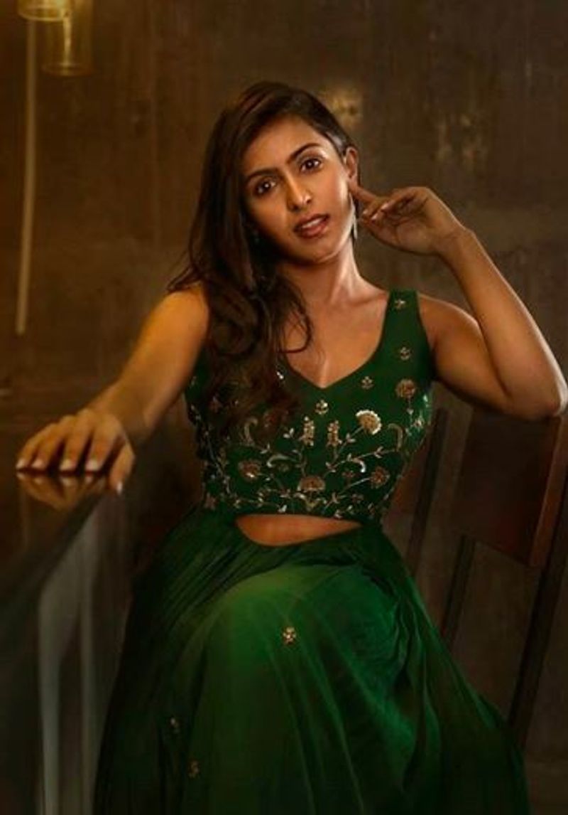 என்ன ஒரு லுக்