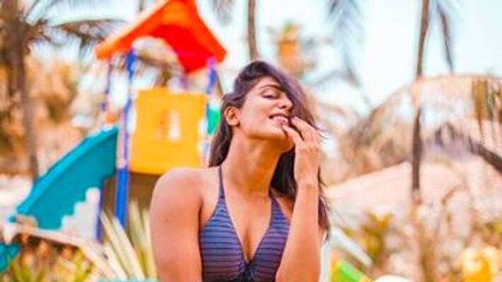 komali movie actress samyuktha dance goes viral komali movie actress samyuktha dance goes viral