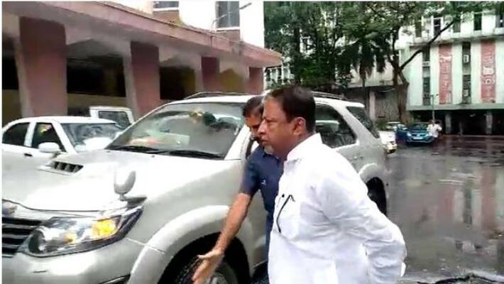 BJp leader Mukul Roy gets relief in cd case BJp leader Mukul Roy gets relief in cd case