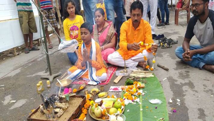 Yagna offered in Garia for stopping rain Yagna offered in Garia for stopping rain