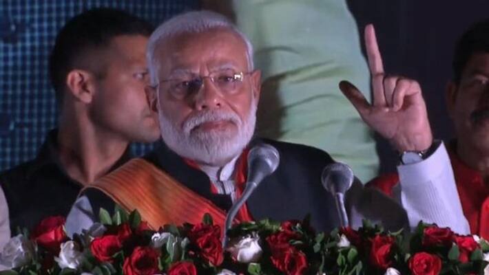 Narendra Modi arrives in India after US tour, BJP workers gather outside Palam Airport Narendra Modi arrives in India after US tour, BJP workers gather outside Palam Airport