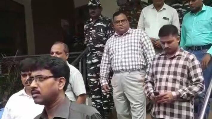 Along with Ips Mirza cbi went to Mukul Roys home Along with Ips Mirza cbi went to Mukul Roys home