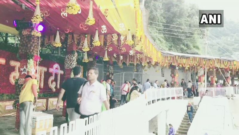 इस धार्मिक स्थल की आराध्य देवी, वैष्णो देवी को सामान्यतः माता रानी और वैष्णवी के नाम से भी जाना जाता है।