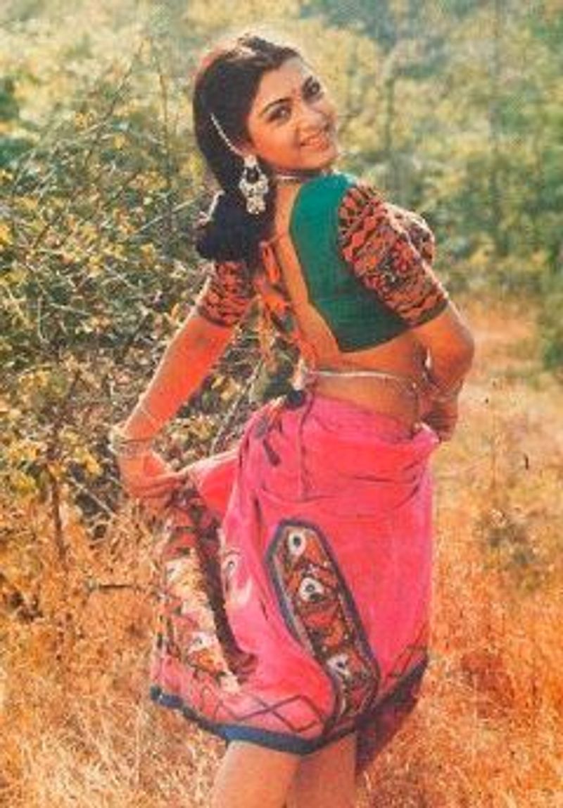 ஆஹா... அசரவைக்கும் பேரழகியாய்