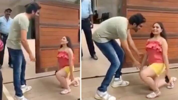 A Female Fan of Kartik Aaryan proposed to Actor video viral A Female Fan of Kartik Aaryan proposed to Actor video viral