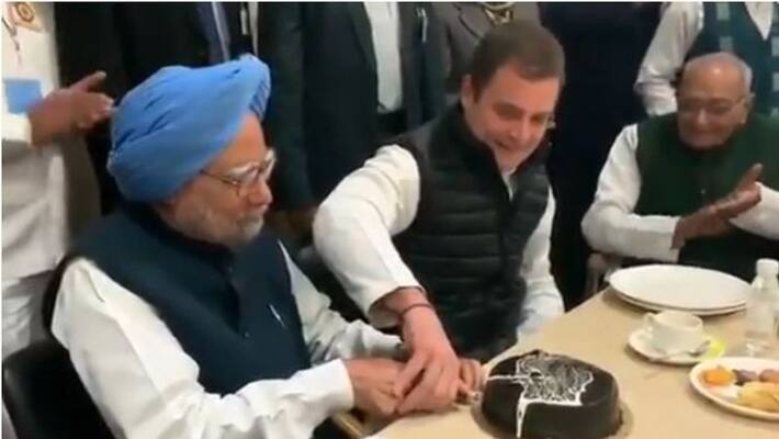 Fact check of Manmohan singh take permission from Rahul gandhi to cut his birthday cake Fact check of Manmohan singh take permission from Rahul gandhi to cut his birthday cake