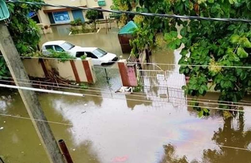 బీహార్ రాష్ట్రంలో నీట మునిగిన ఓ కాలనీ